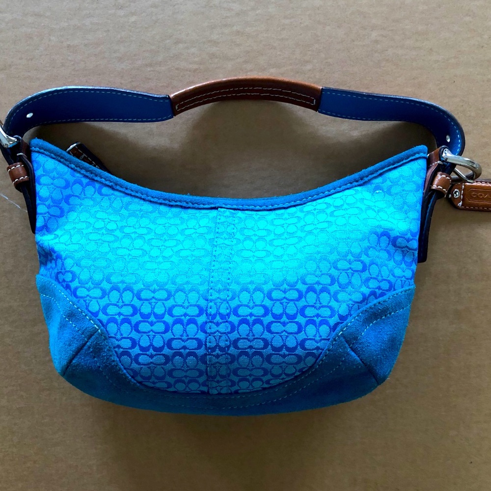 Coach Bag #K042-6351. Blue. Excellent condition.